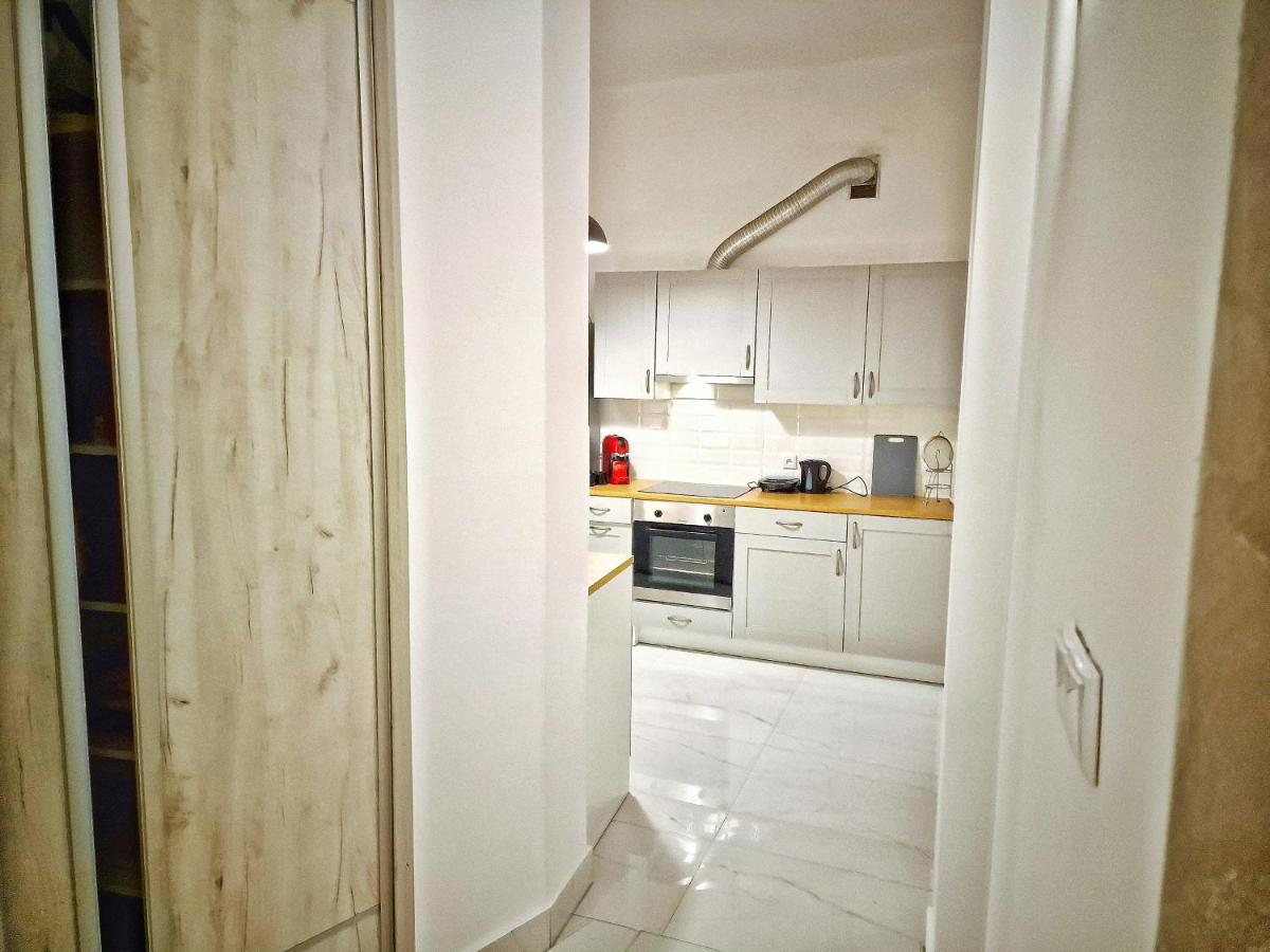 Beatrice Apartment *